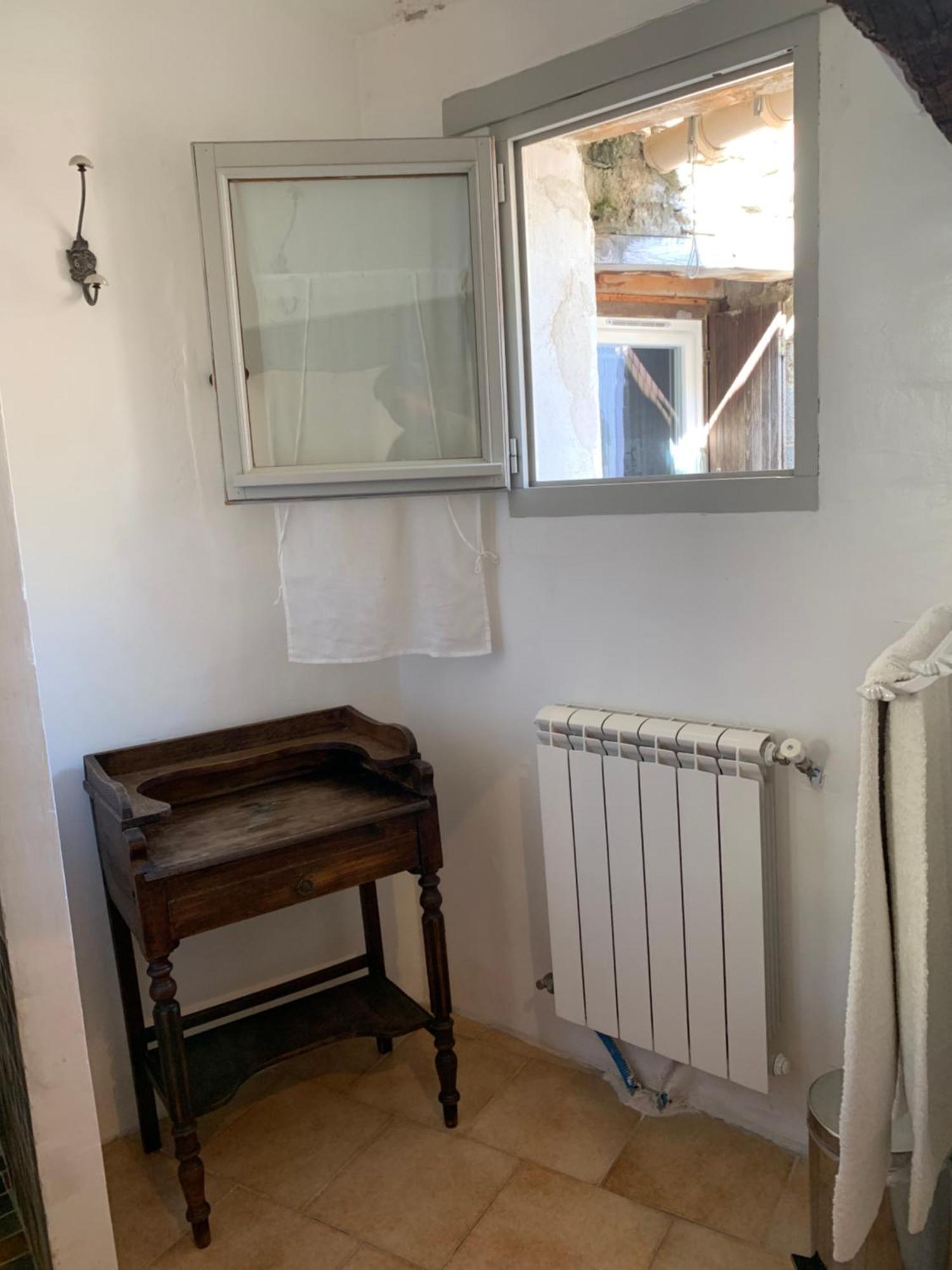 La Sarrasine Hotel Villes-sur-Auzon ภายนอก รูปภาพ