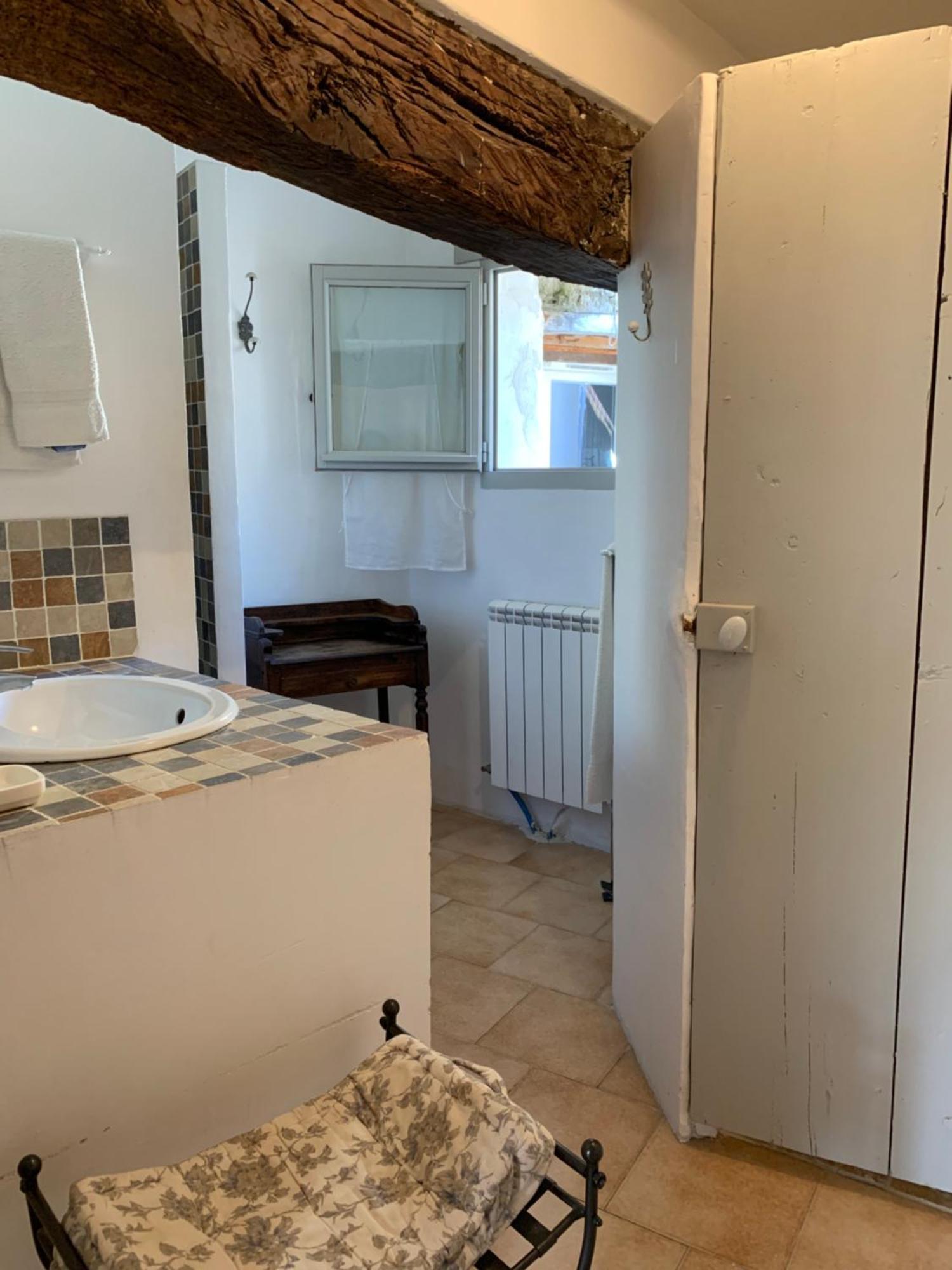 La Sarrasine Hotel Villes-sur-Auzon ภายนอก รูปภาพ