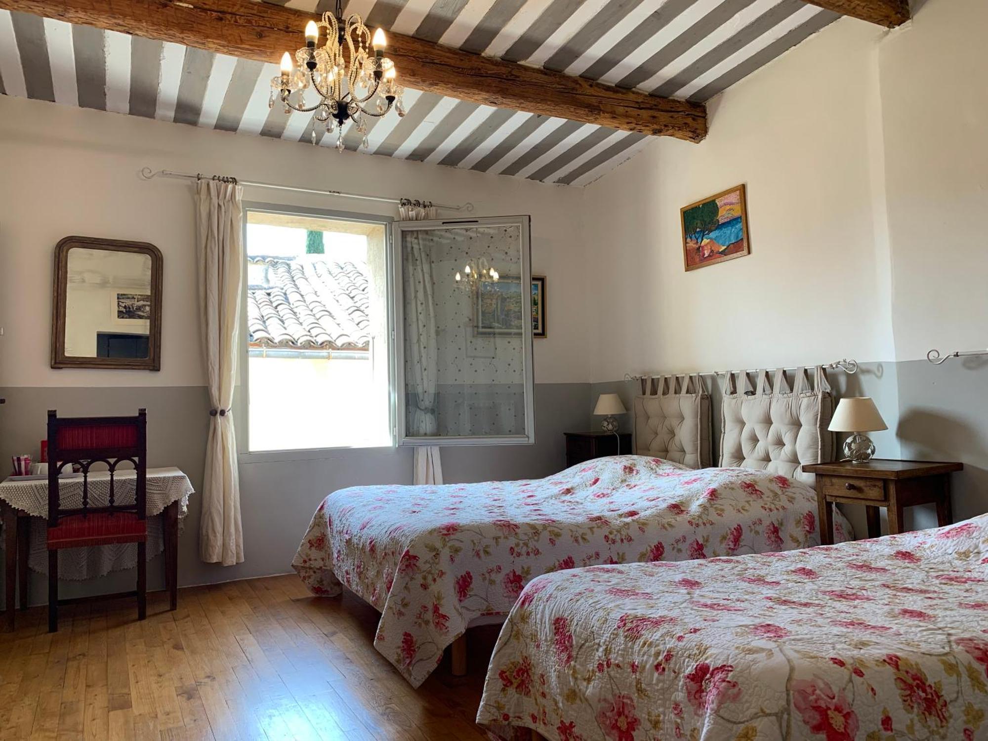 La Sarrasine Hotel Villes-sur-Auzon ภายนอก รูปภาพ