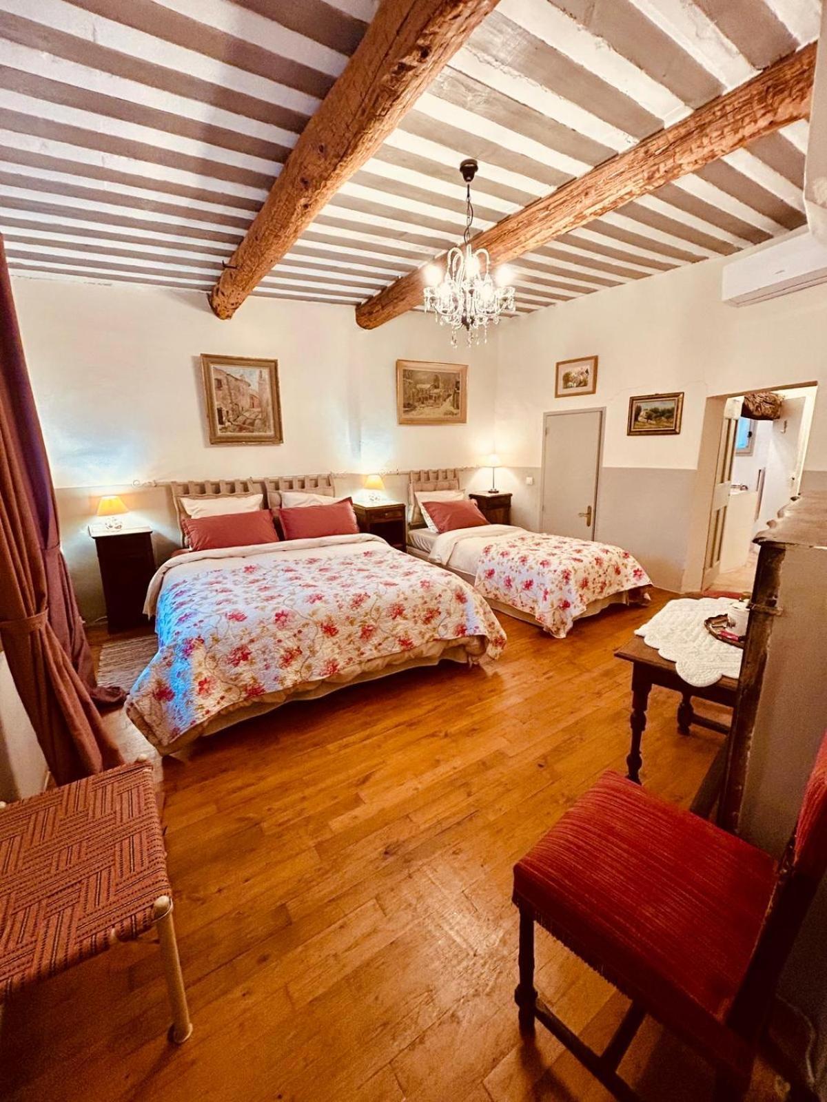 La Sarrasine Hotel Villes-sur-Auzon ภายนอก รูปภาพ