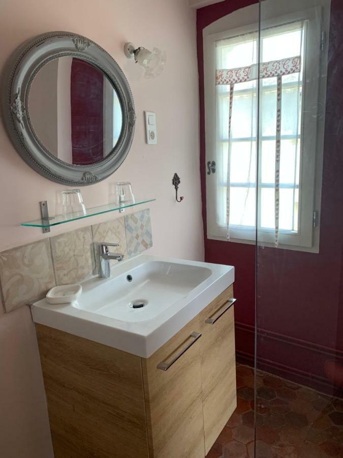 La Sarrasine Hotel Villes-sur-Auzon ภายนอก รูปภาพ