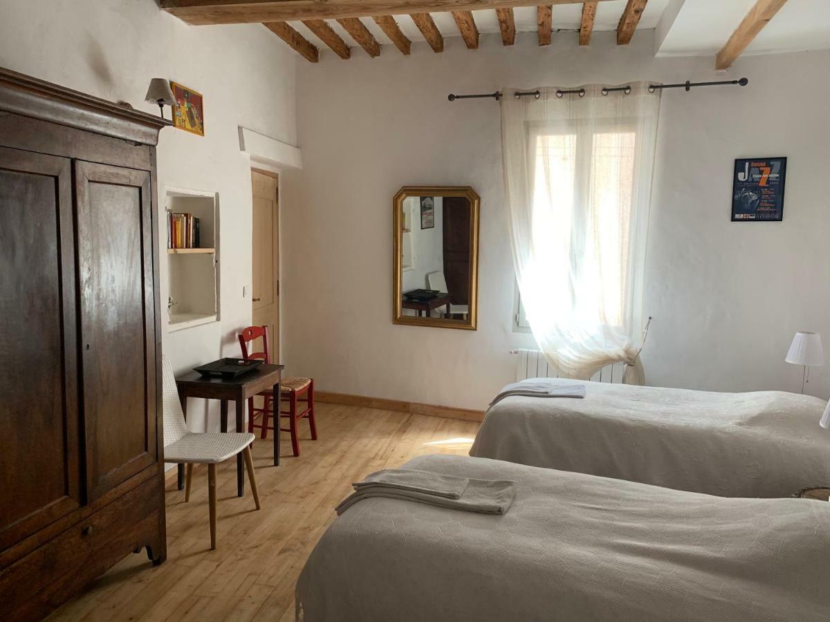 La Sarrasine Hotel Villes-sur-Auzon ภายนอก รูปภาพ