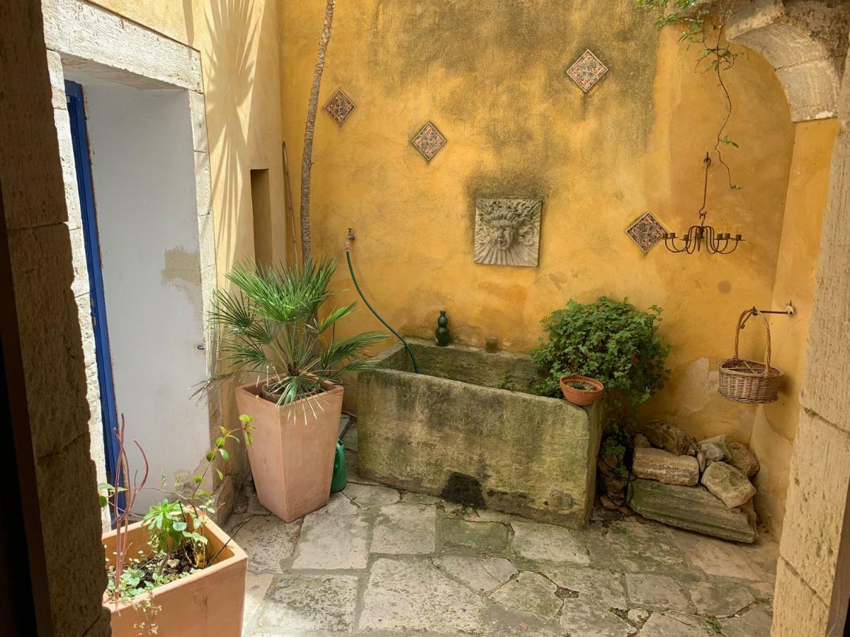 La Sarrasine Hotel Villes-sur-Auzon ภายนอก รูปภาพ