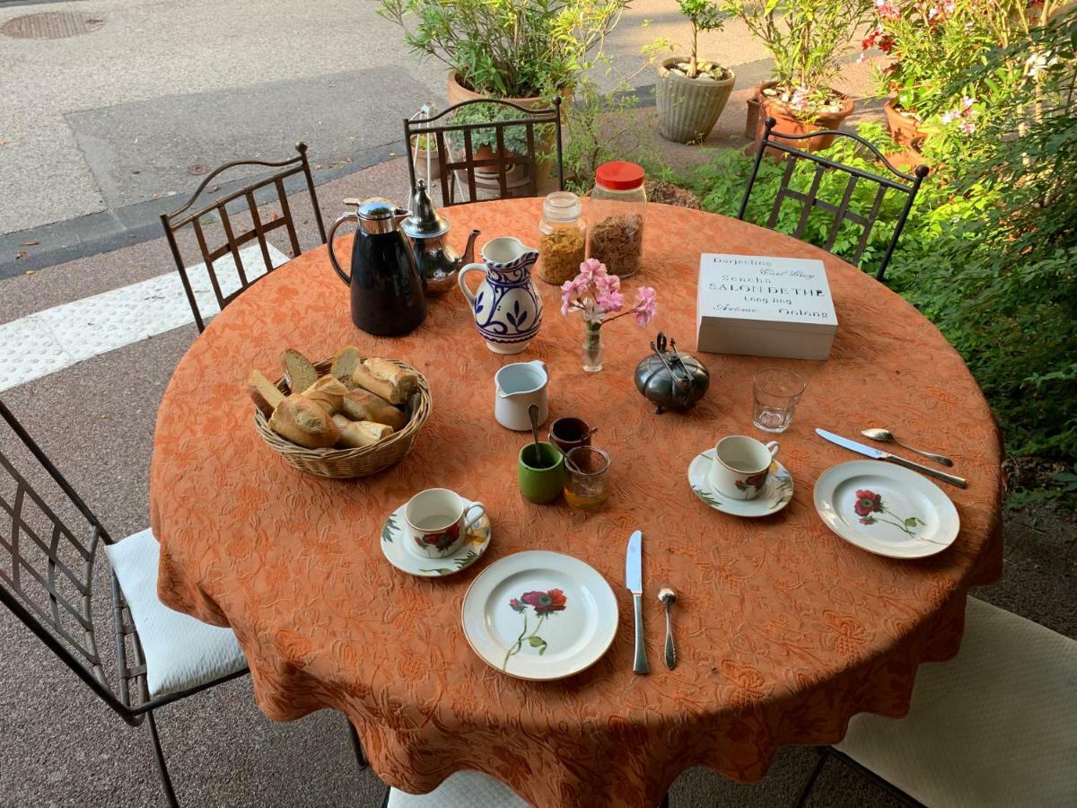 La Sarrasine Hotel Villes-sur-Auzon ภายนอก รูปภาพ