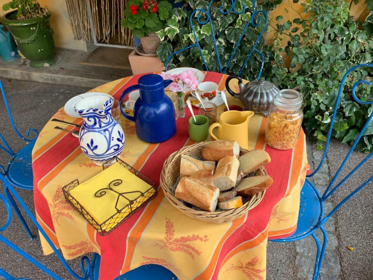La Sarrasine Hotel Villes-sur-Auzon ภายนอก รูปภาพ